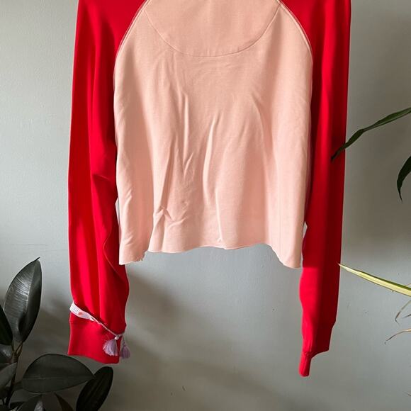 Alice + Olivia Big Feelings soft Crop Sweatshirt w Vibes bracelet band NEW Lg - Picture 3 of 7